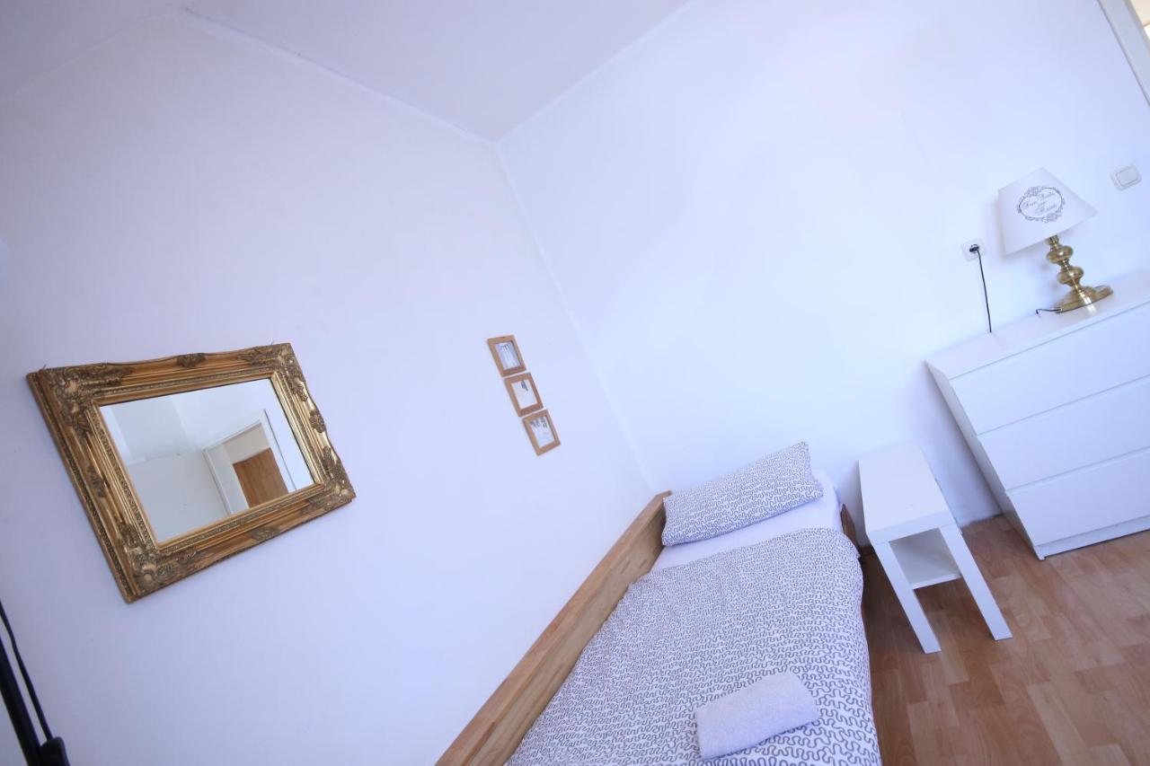 Moderne Studio Apartments Und 4 Zimmer Wohnungen In Oberhausen, Ideal Fuer Geschaeftsreisende Und Monteure Екстериор снимка