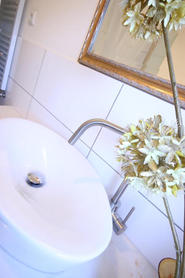 Moderne Studio Apartments Und 4 Zimmer Wohnungen In Oberhausen, Ideal Fuer Geschaeftsreisende Und Monteure Екстериор снимка